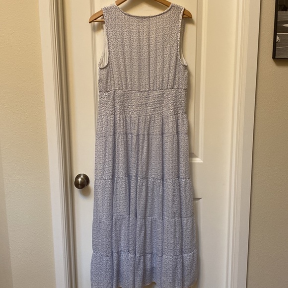 J. Gee Woman's Dress - Picture 2 of 8